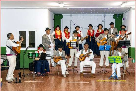 Taror parrandea a La Navidad en La Breña/TA.